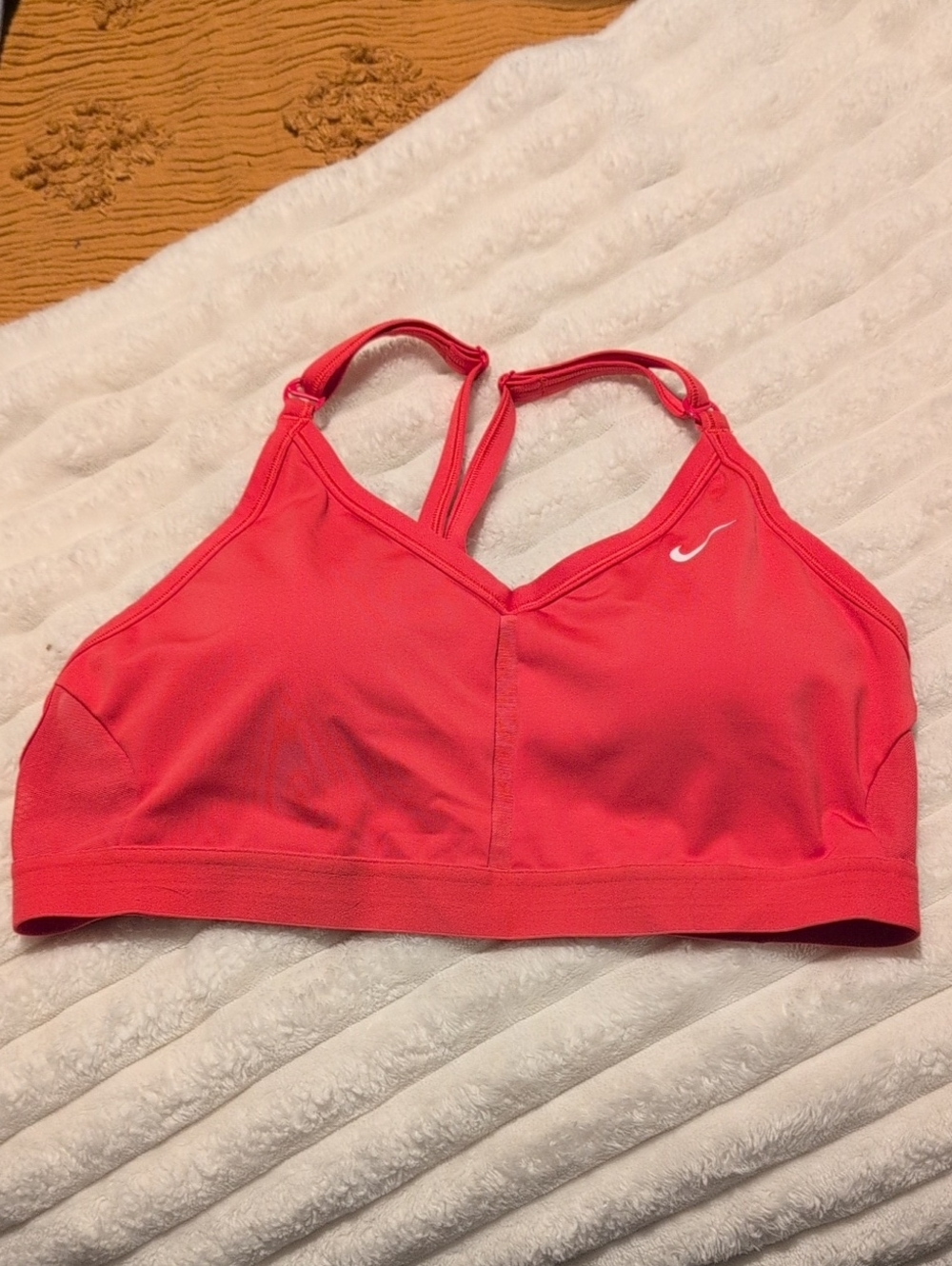 Nike Women's Coral Sports Bra - Medium Support